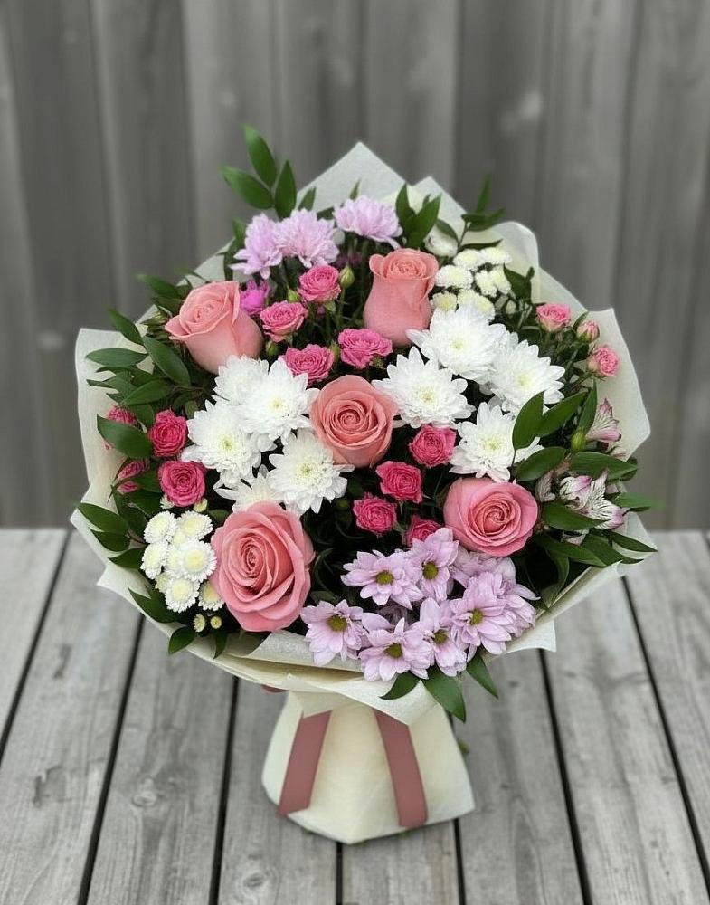 Букет цветов из: Альстромерии, Гвоздики, Розы и Хризантемы в Пластун