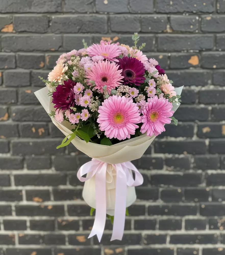 Букет цветов из: Герберы и Хризантемы в Пластун