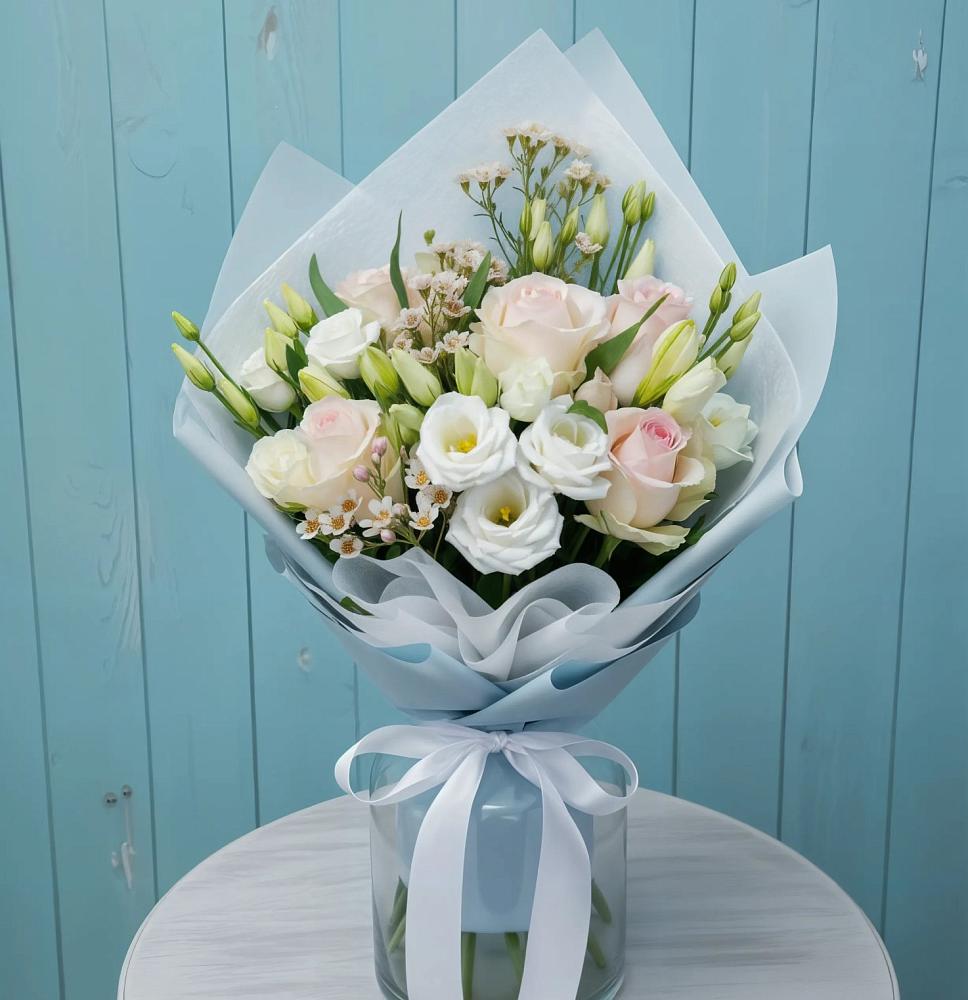 Букет цветов из: Розы и Лизиантусы в Пластун