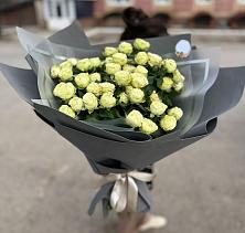 Букет Белые кустовые розы Солинеро в Пластун