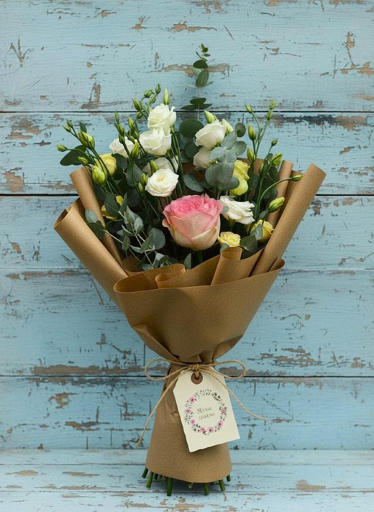 Букет цветов из: Розы и Лизиантусы в Пластун