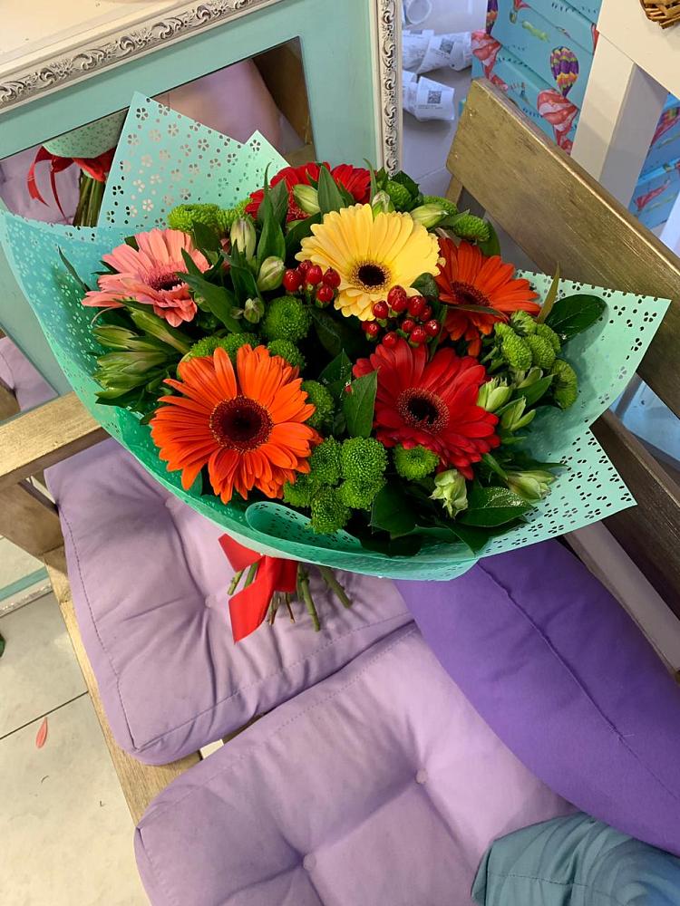 Букет цветов из: Герберы, Хризантемы и Альстромерии в Пластун