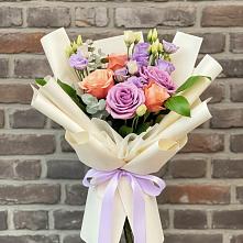 Букет цветов из:  Лизиантусы и Розы #REPLACE_PRED# Пластун