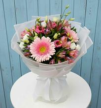 Букет цветов из:  Герберы, Альстромерии и Лизиантусы в Пластун