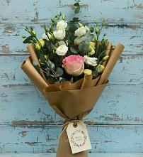 Букет цветов из:  Розы и Лизиантусы в Пластун